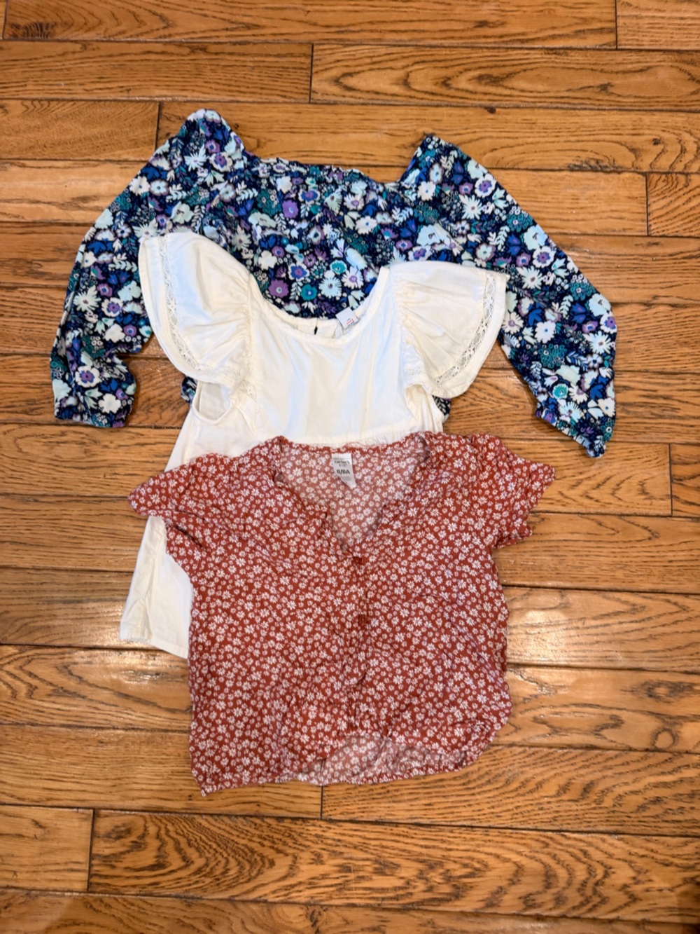 3 for 15!! Or make an offer!! 3 girls shirts 2 short sleeve and 1 long sleeve